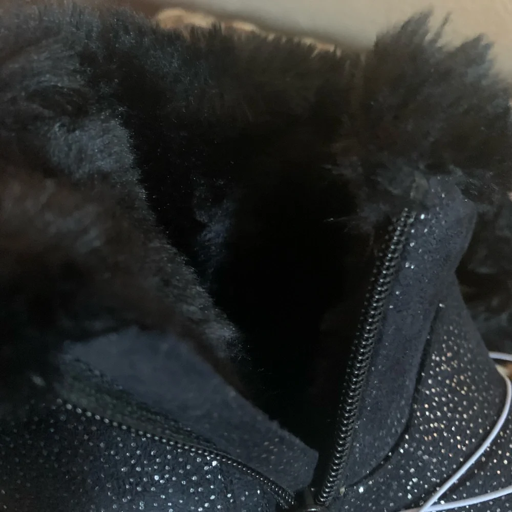 NWOT baby& toddler girl furry black silver boots baby girl Sz 6